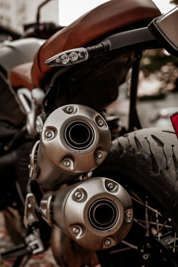 Quels sont les avantages de l'utilisation d'un nettoyant pour échappement de moto ?