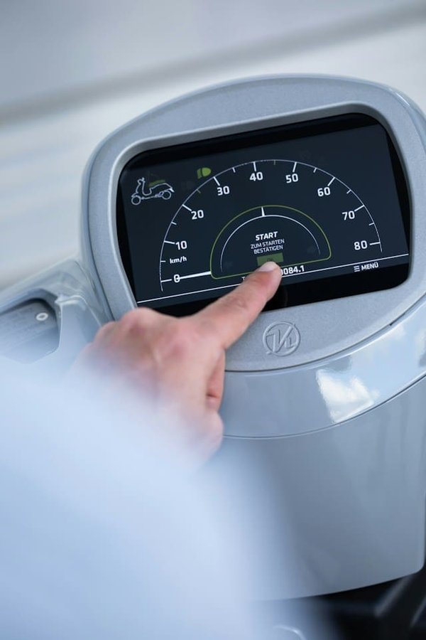 Quelles sont les étapes pour remplacer une batterie de moto ?