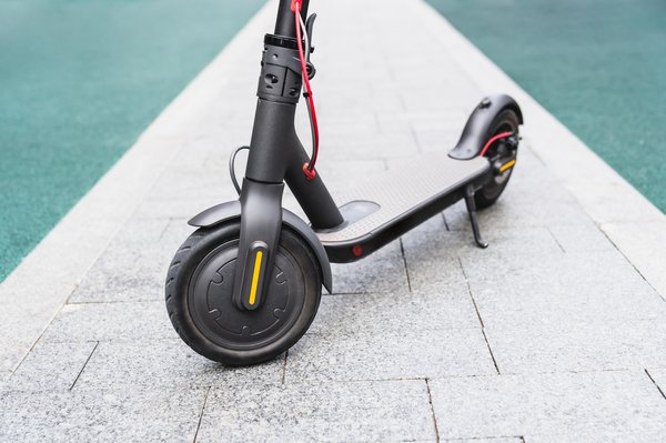 Gagnez en mobilité avec la trottinette électrique 25 km/h